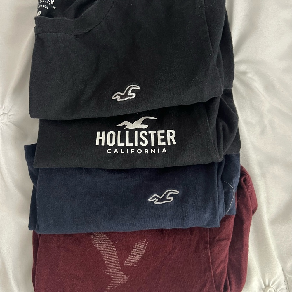 Hollister Stack of Logo Tees in Black, Navy & Burgundy